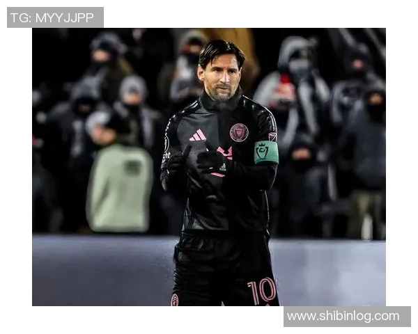 足球场上的巨星风采，领略他们的辉煌瞬间与背后不为人知的奋斗历程